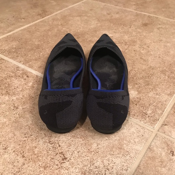 Rothys Gray Camo Points, size 8 - Picture 2 of 3